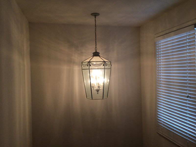 Illustration for article titled  Rate my chandelier Hot or Not ?